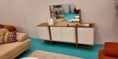Soft Mirrored Console Display